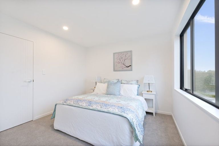 Photo of property in 8/11 Hereford Street, Te Atatu Peninsula, Auckland, 0610