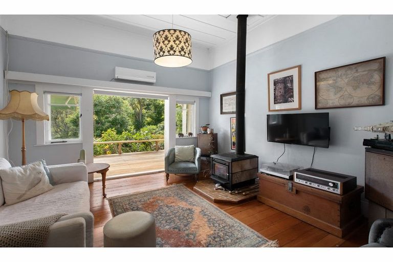 Photo of property in 150 Thames Coast Sh25 Road, Whakatete Bay, Thames, 3575