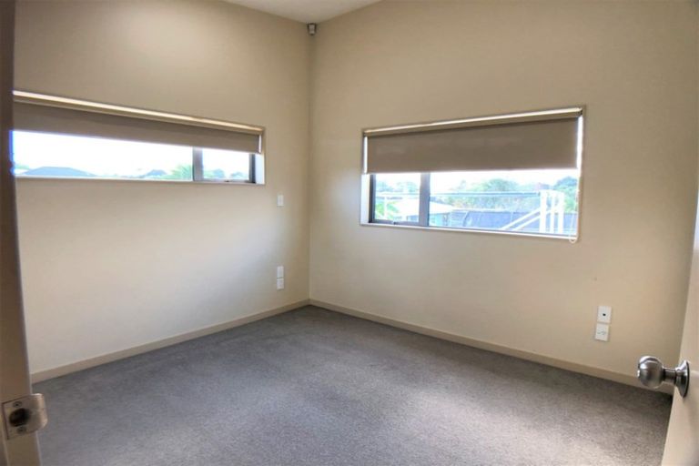 Photo of property in 16a Blease Street, New Lynn, Auckland, 0600