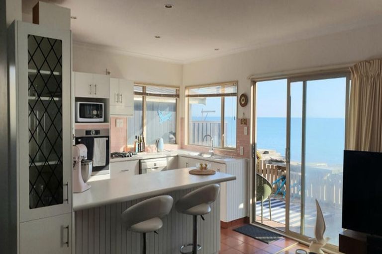 Photo of property in 23 Clifton Road, Haumoana, 4102