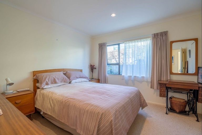 Photo of property in 18 Barrett Drive, Waikanae Beach, Waikanae, 5036