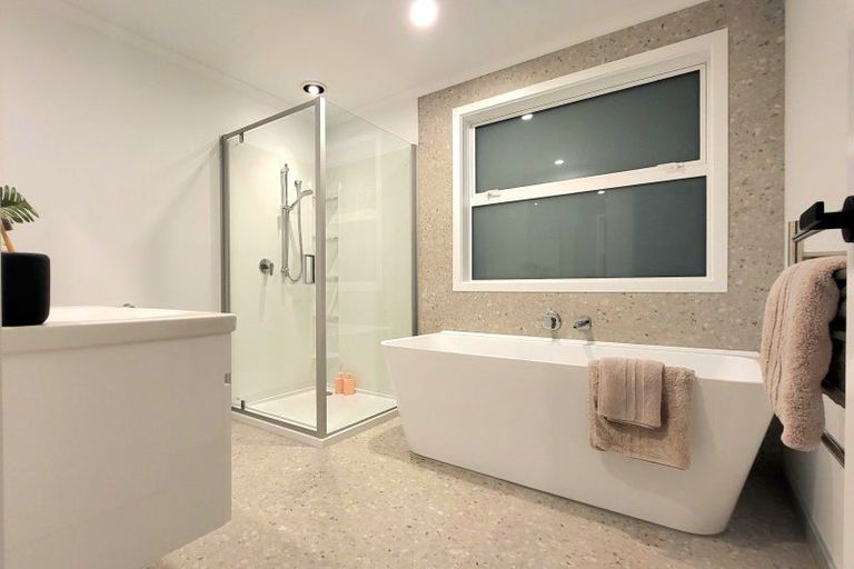 Photo of property in 1 Greenwich Street, Papamoa, 3118