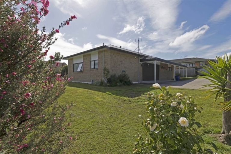 Photo of property in 65d View Road, Henderson, Auckland, 0612