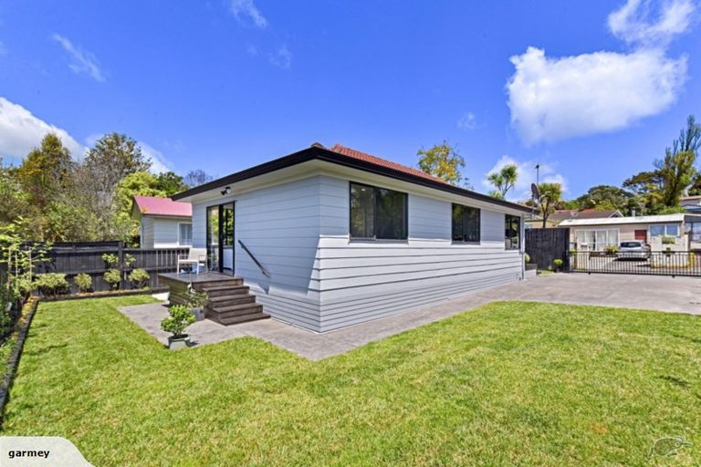 Photo of property in 174 Solar Road, Glen Eden, Auckland, 0602