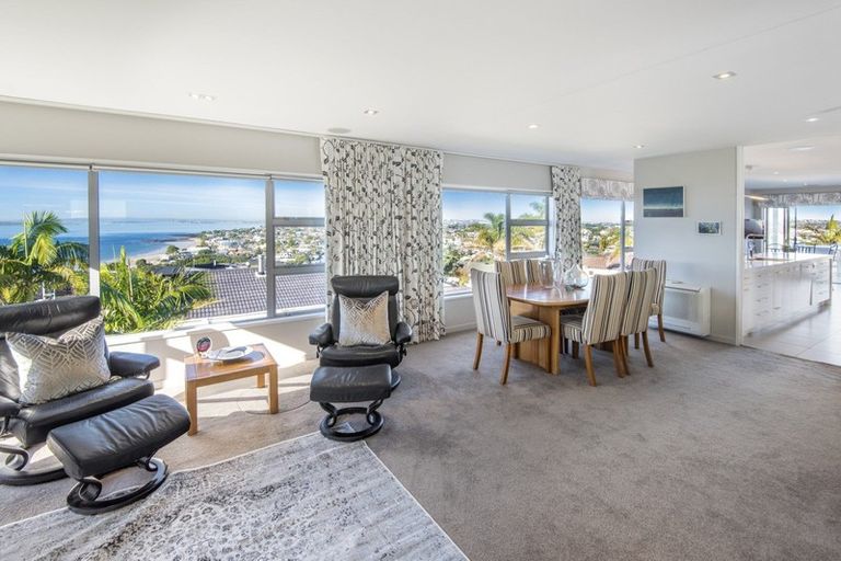 Photo of property in 62 Seaview Road, Castor Bay, Auckland, 0620