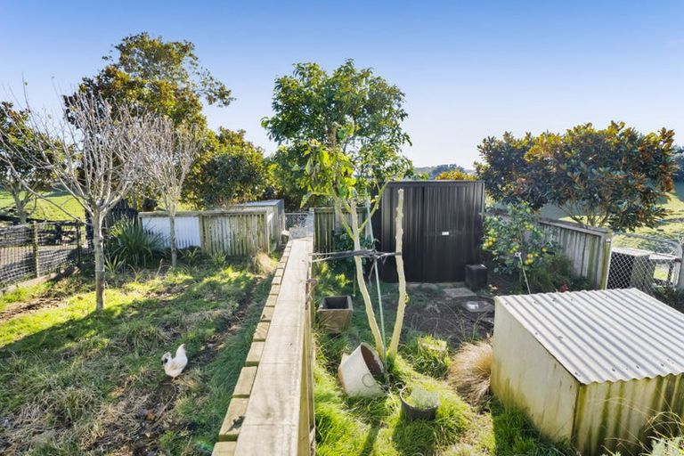 Photo of property in 28 Pararewa Drive, Whalers Gate, New Plymouth, 4310