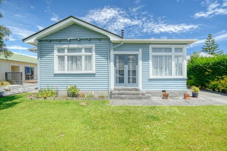 Photo of property in 233 Hampden Street, Hokitika, 7810