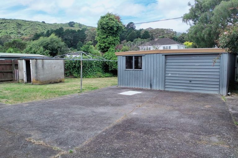 Photo of property in 72 Hewer Crescent, Naenae, Lower Hutt, 5011