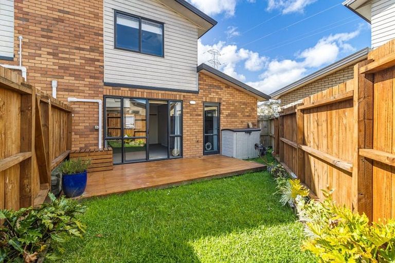 Photo of property in St Claire Village, 30/172 Mcleod Road, Te Atatu South, Auckland, 0610