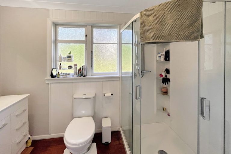 Photo of property in 15 Kawiu Road, Levin, 5510