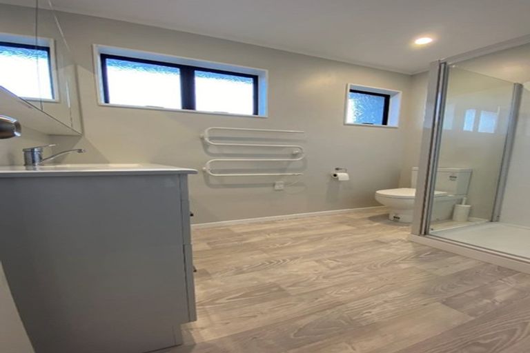 Photo of property in 2/11 Te Arawi Street, Takapuwahia, Porirua, 5022