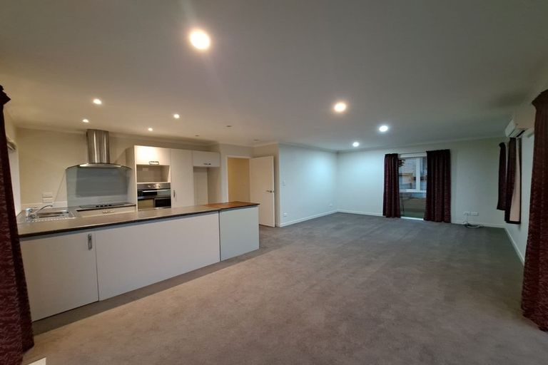 Photo of property in 33 Clemow Road, Fitzroy, New Plymouth, 4312