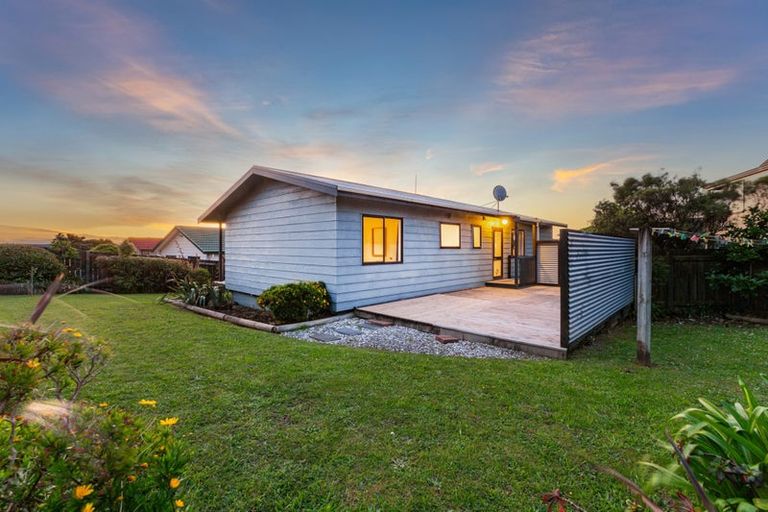Photo of property in 21 Doncaster Terrace, Ascot Park, Porirua, 5024