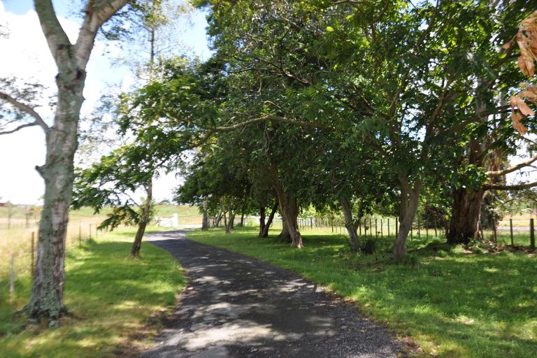 Photo of property in 1764 Kimbolton Road, Cheltenham, Feilding, 4777