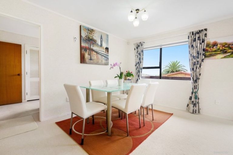 Photo of property in 1/74 Dalwhinnie Parade, Highland Park, Auckland, 2010