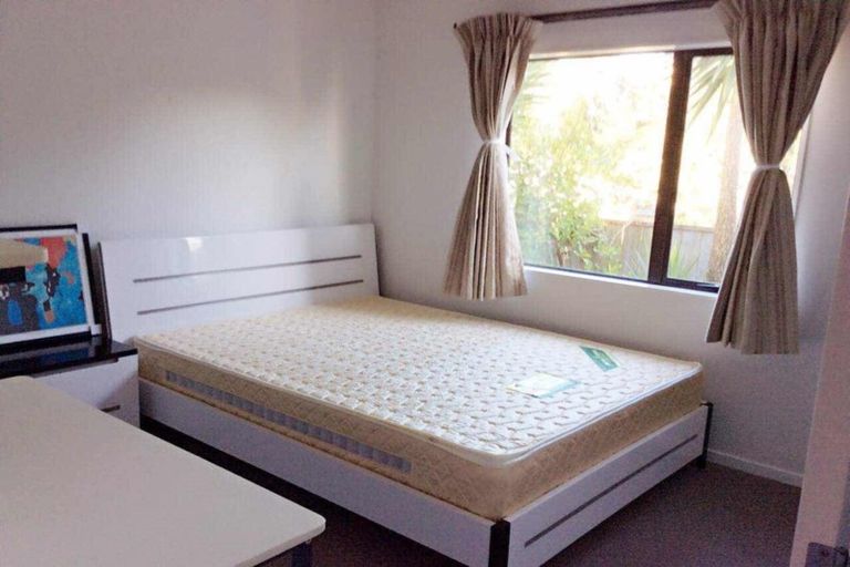 Photo of property in 16 Lomas Way, Albany, Auckland, 0632