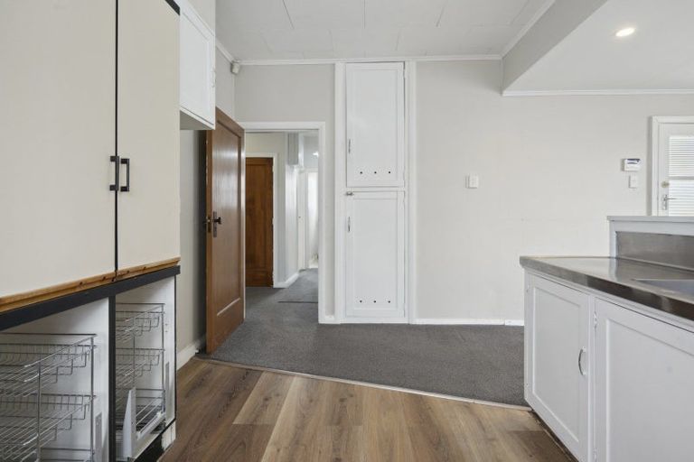 Photo of property in 28 Princes Street, Levin, 5510