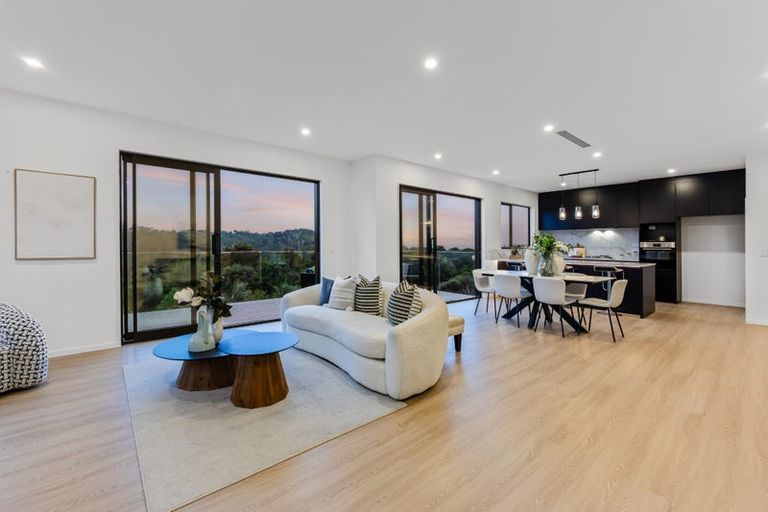 Photo of property in 14 Ringi Lane, Orewa, 0931