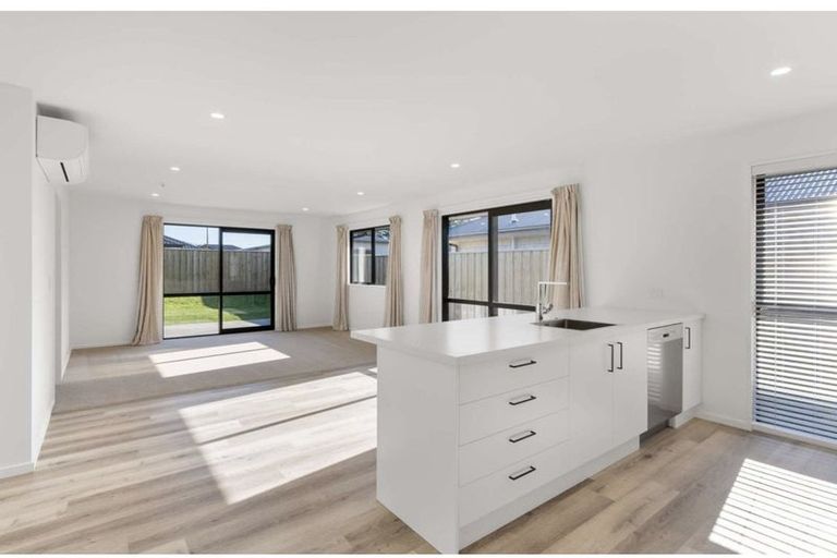 Photo of property in 35 Herridge Street, Woodend, 7610