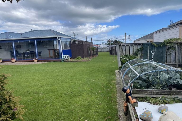 Photo of property in 18 Seymour Street, Waitara, 4320