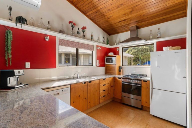 Photo of property in 16 Mount Avenue, Pauanui, Hikuai, 3579