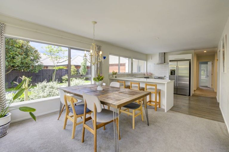 Photo of property in 6 Franklin Drive, Rangiora, 7400