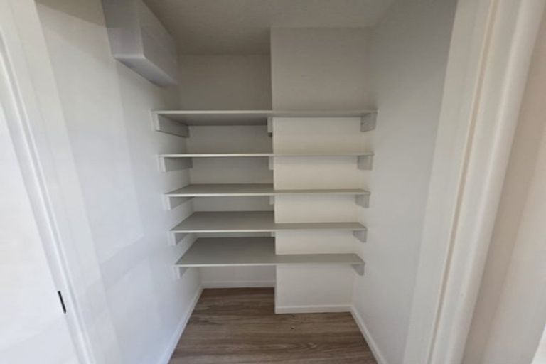 Photo of property in 4/13 Fairdale Place, Birkdale, Auckland, 0626