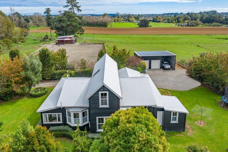 Photo of property in 73 Wakefield Road, Levin, 5571