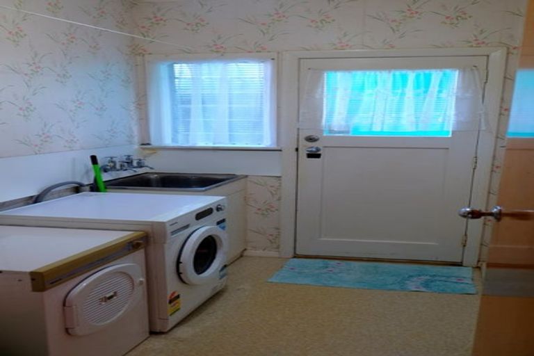 Photo of property in 5 Coates Street, Tawa, Wellington, 5028