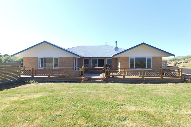 Photo of property in 1076 Kahutara Road, Kahutara, Featherston, 5772