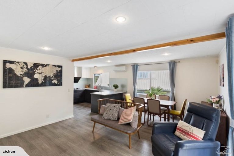 Photo of property in 1/22 Fernlea Rise, Bayview, Auckland, 0629