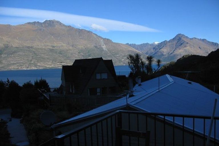 Photo of property in 10b Williams Street, Sunshine Bay, Queenstown, 9300