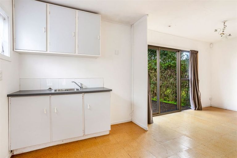 Photo of property in 20 Wilsher Crescent, Henderson, Auckland, 0612