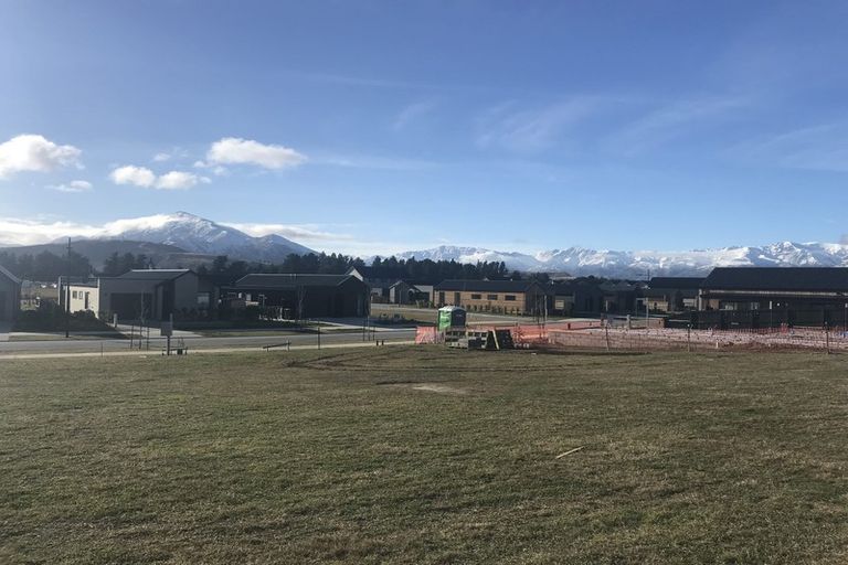 Photo of property in 23 Obelisk Street, Wanaka, 9305