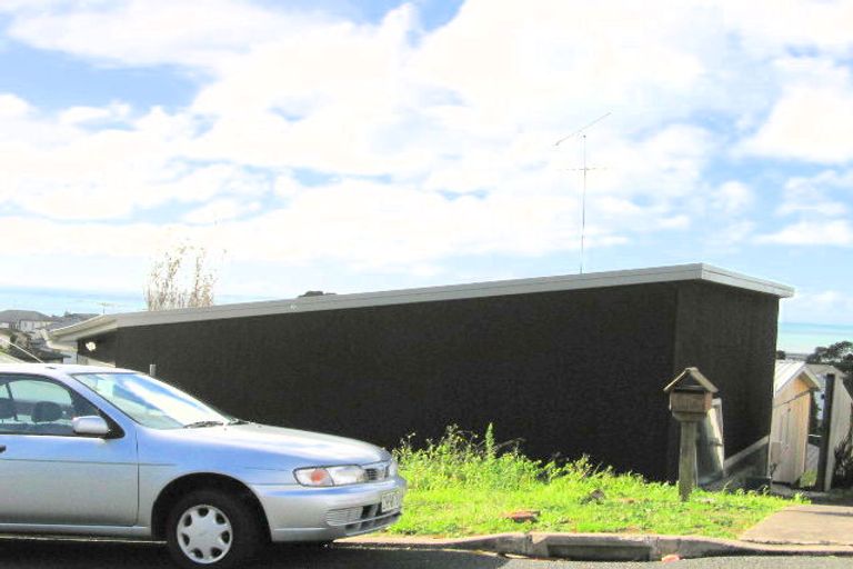 Photo of property in 8 Rushden Terrace, Red Beach, 0932