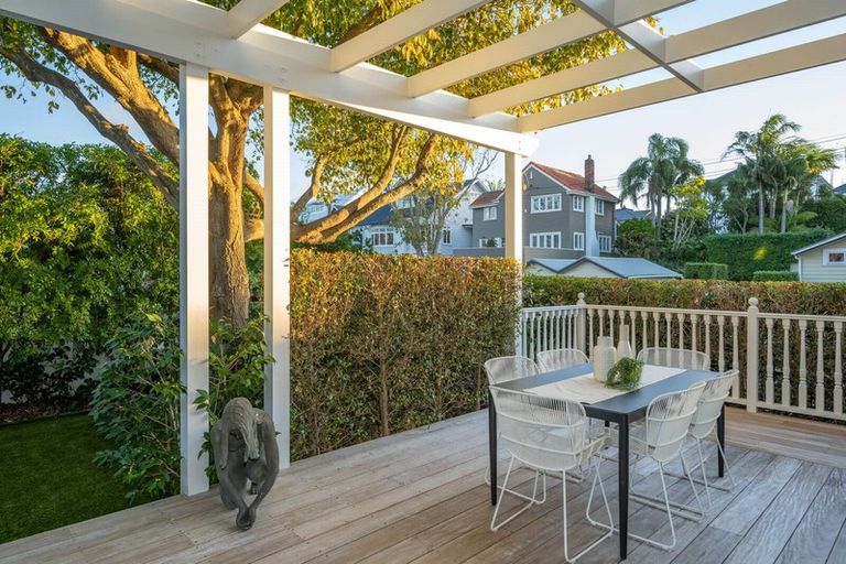 Photo of property in 86 Sarsfield Street, Herne Bay, Auckland, 1011