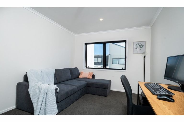 Photo of property in 5 Eyton Kay Road, Hobsonville, Auckland, 0616