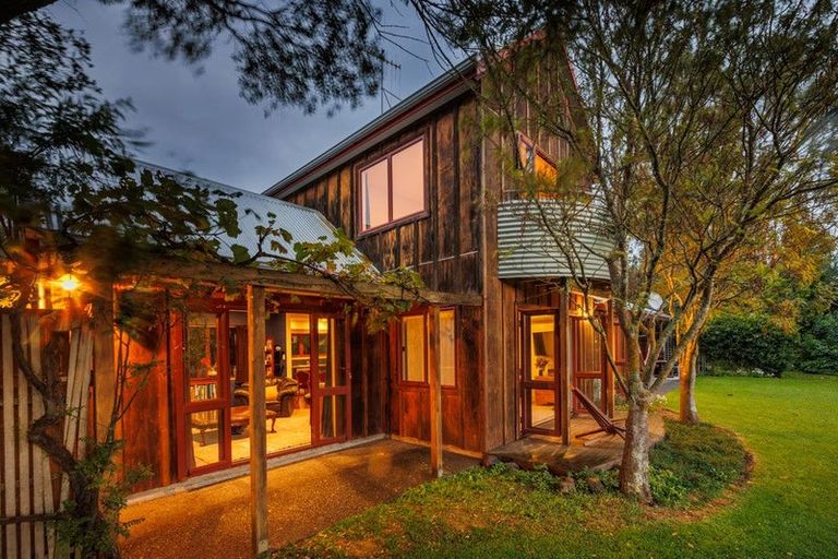 Photo of property in 220 Valley Views, Fitzherbert, Palmerston North, 4472