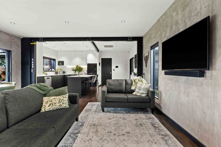 Photo of property in 23 Lucknow Road, Havelock North, 4130