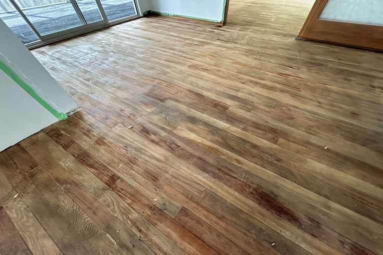 Photo of property in 77 Chilcott Road, Henderson, Auckland, 0612