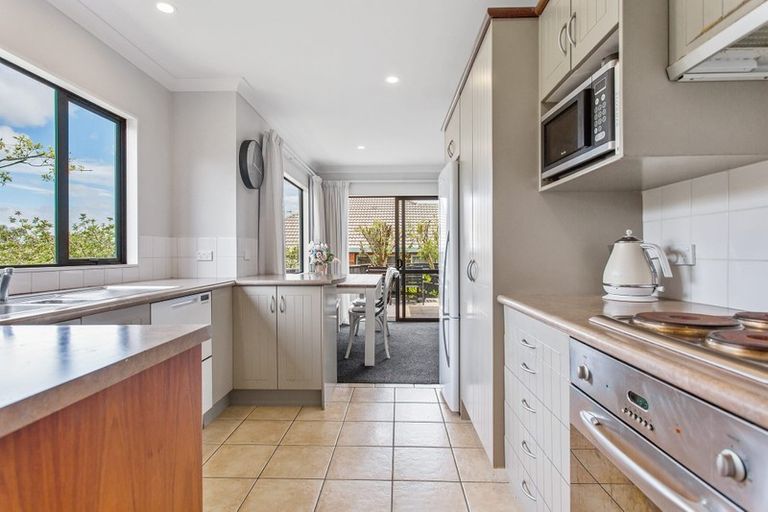 Photo of property in 22b Bleakhouse Road, Howick, Auckland, 2014