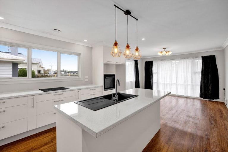 Photo of property in 18 Grey Street, Hawera, 4610