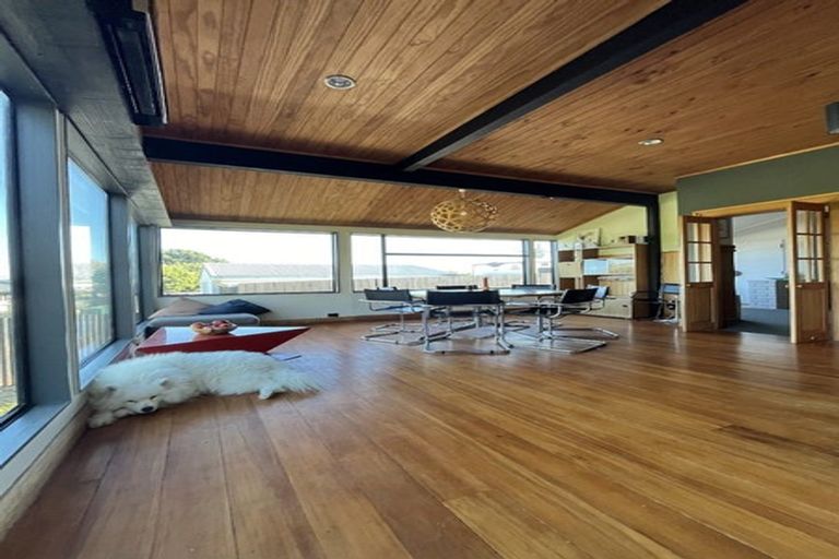 Photo of property in 14 John Street, Titahi Bay, Porirua, 5022