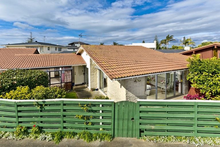 Photo of property in 2/19 Craig Road, Milford, Auckland, 0620
