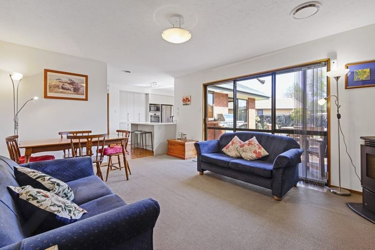 Photo of property in 6 Thornhill Place, Sockburn, Christchurch, 8042