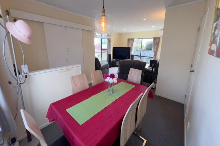 Photo of property in 8a Kentwood Drive, Woodridge, Wellington, 6037