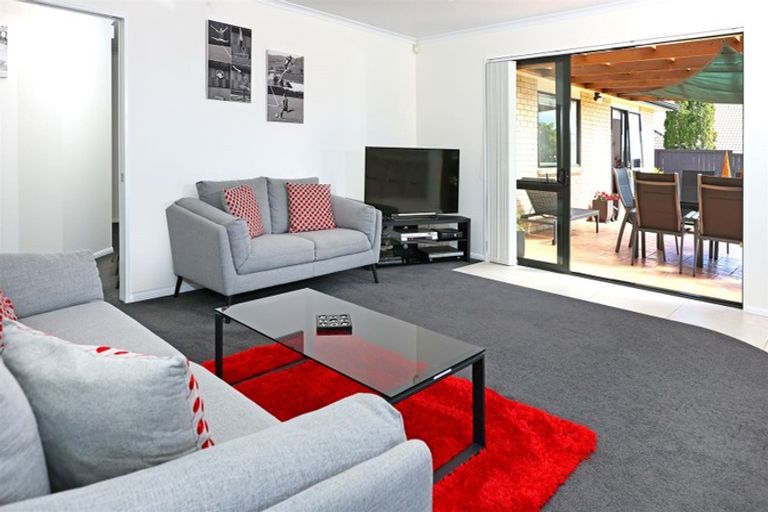 Photo of property in 3 Amesbury Rise, Henderson, Auckland, 0612