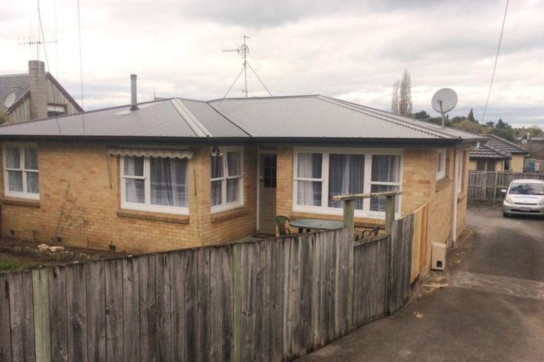 Photo of property in 12 Mccracken Avenue, Hillcrest, Hamilton, 3216