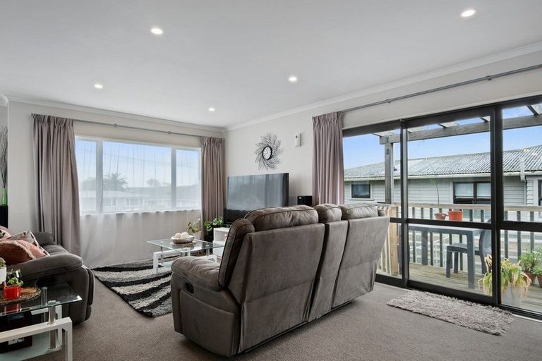 Photo of property in 9 Tapu Road, Huapai, Kumeu, 0810