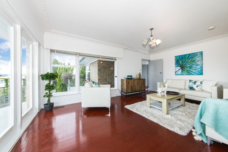 Photo of property in 91 Waimumu Road, Massey, Auckland, 0614
